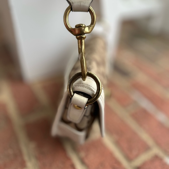 Sold - Picture 4 of 14